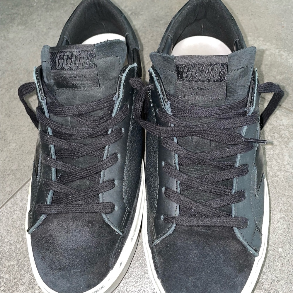 Golden Goose Size 39 black unisex sneakers
